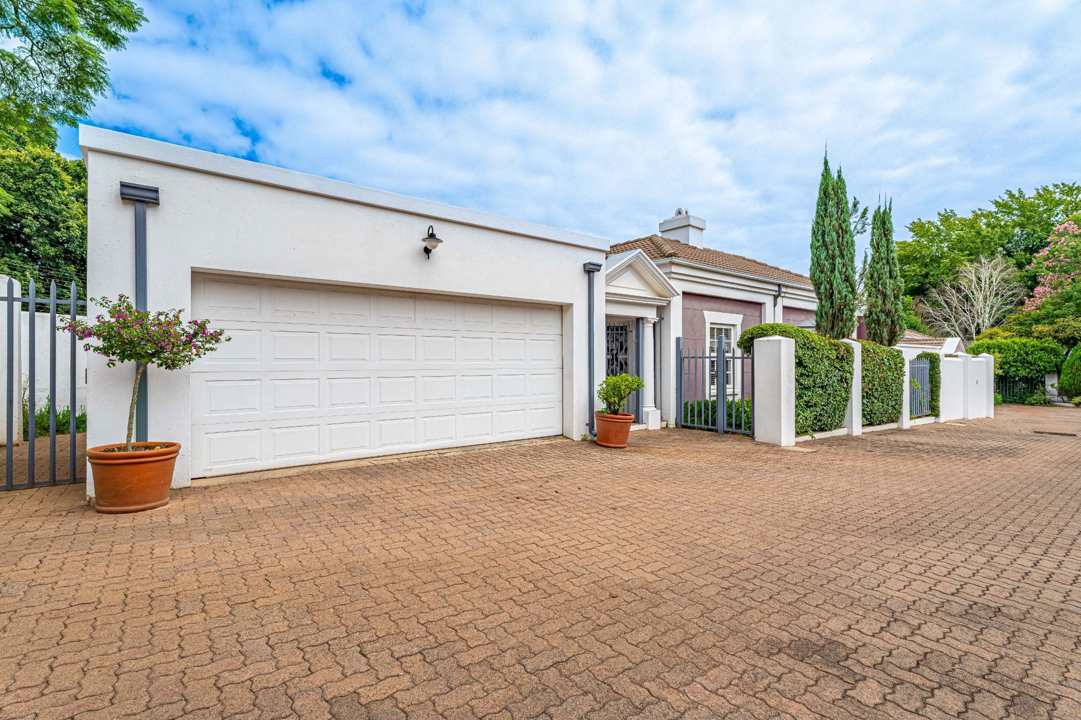 Townhouse to rent in Craighall Park - JBL1733908