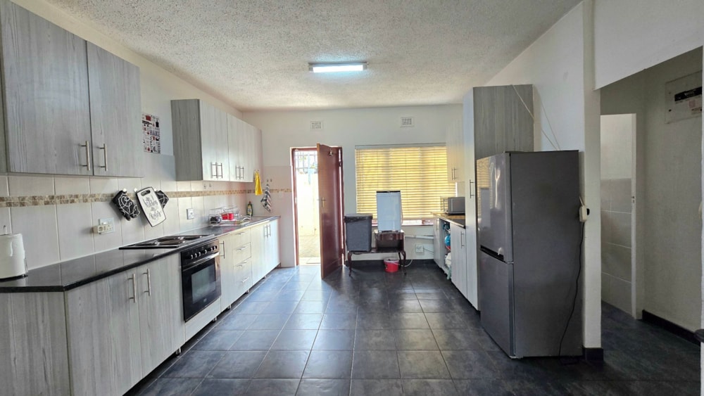 Double-storey apartment for sale in Margate - 1PSH1731940