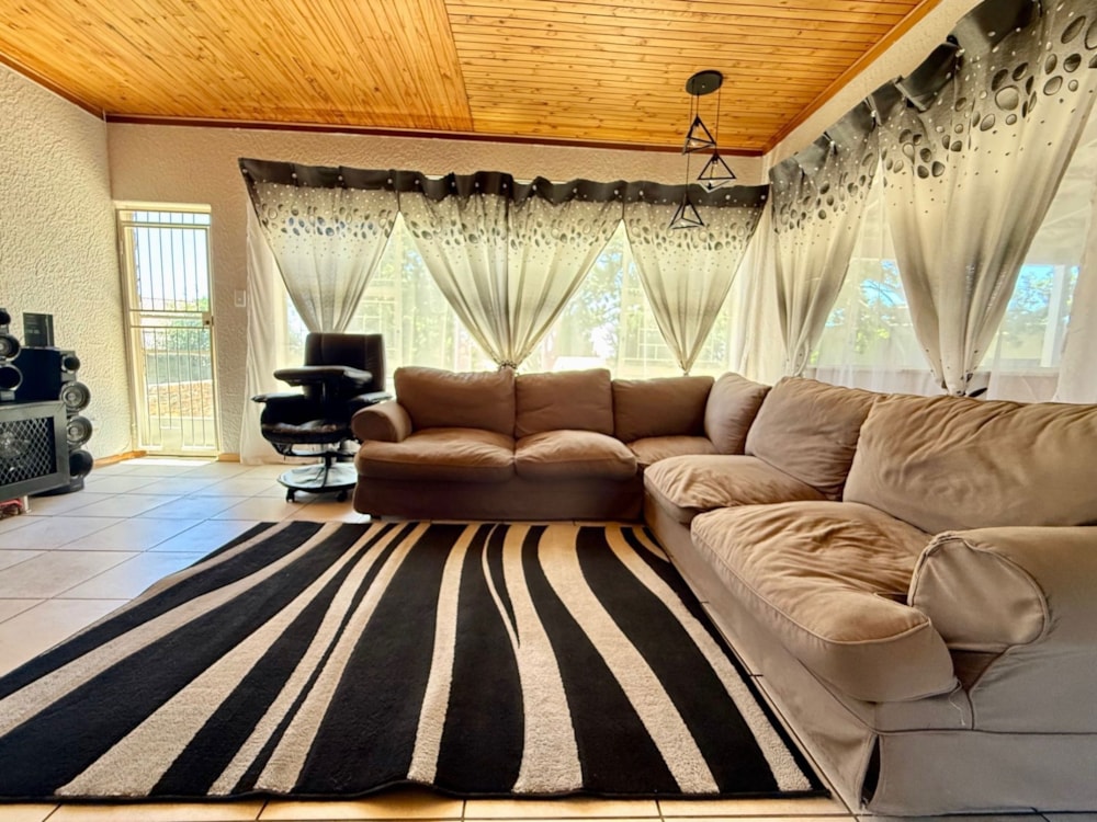 House for sale in De Bruin Park - 1EM1733071 House for sale in De Bruin Park - 1EM1733071