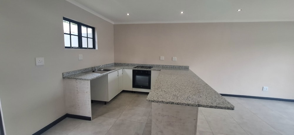 Apartment to rent in Bothas Hill - 1KF1732020
