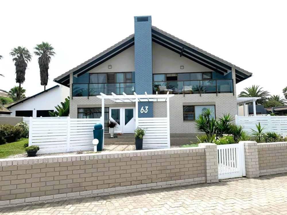 Beachfront villa for sale in Vineta, Namibia - 3NM1645389 Beachfront villa for sale in Vineta, Namibia - 3NM1645389