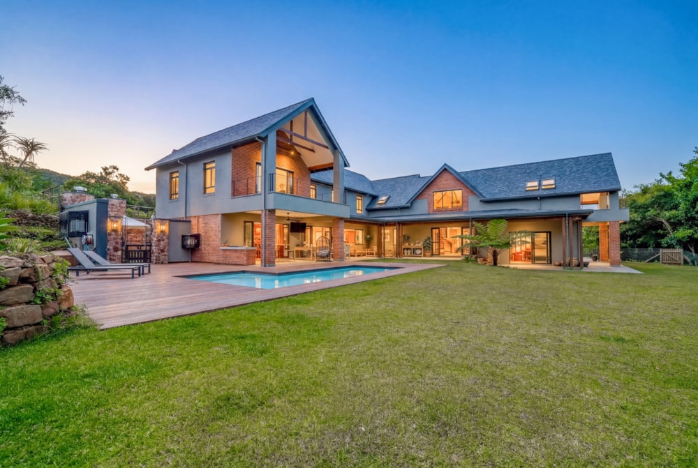 Double-storey house for sale in Cotswold Downs Estate - 1KF1647151 Double-storey house for sale in Cotswold Downs Estate - 1KF1647151