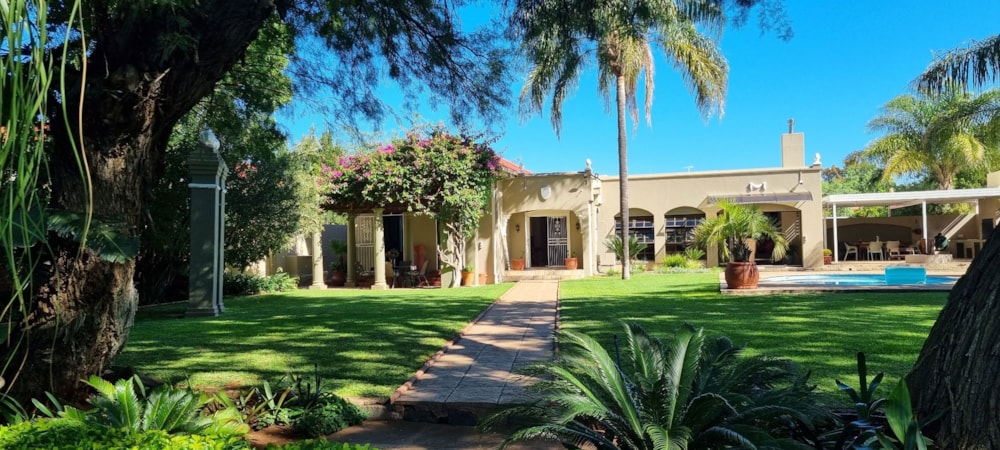 House for sale in Memorial Road Area - 1KJ1735636