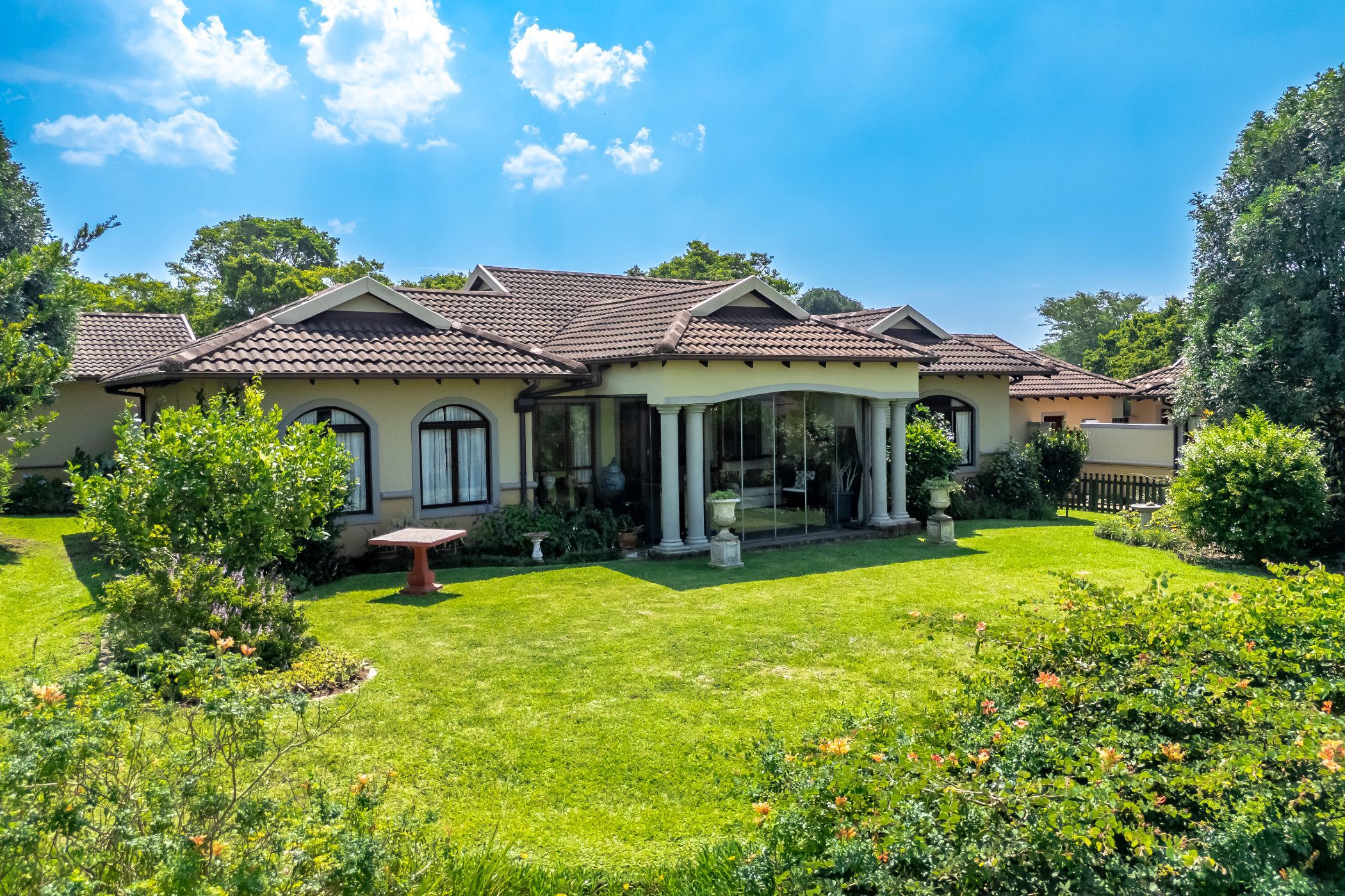 Security estate home for sale in Le Domaine Estate - 1KF1734614