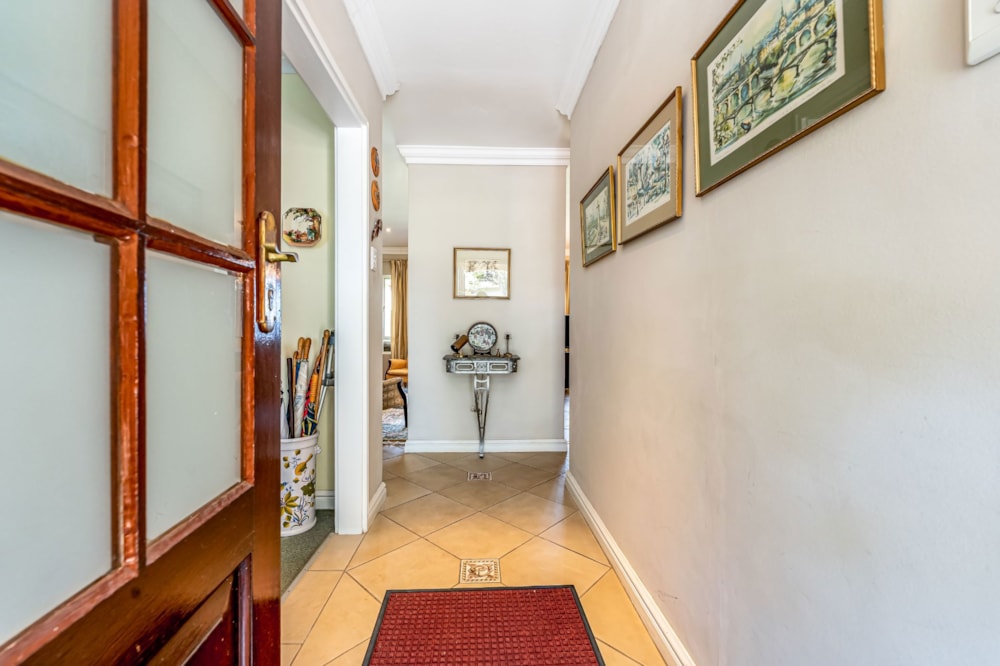 Security estate home for sale in Le Domaine Estate - 1KF1734614