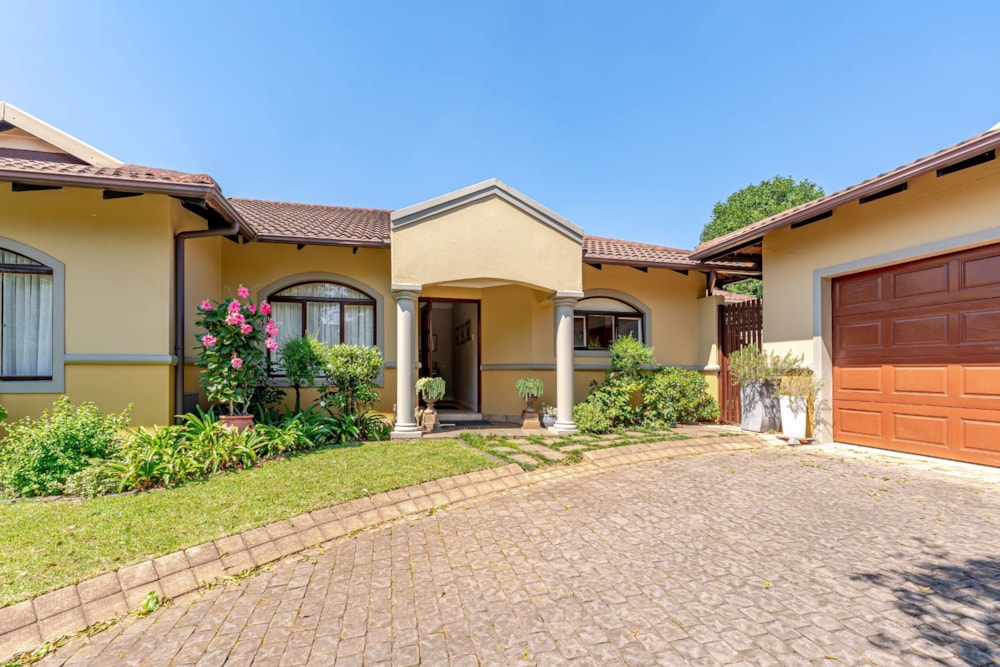 Security estate home for sale in Le Domaine Estate - 1KF1734614