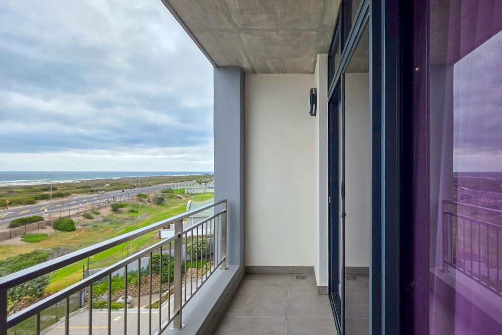 Apartment for sale in Big Bay - 1TV1734501