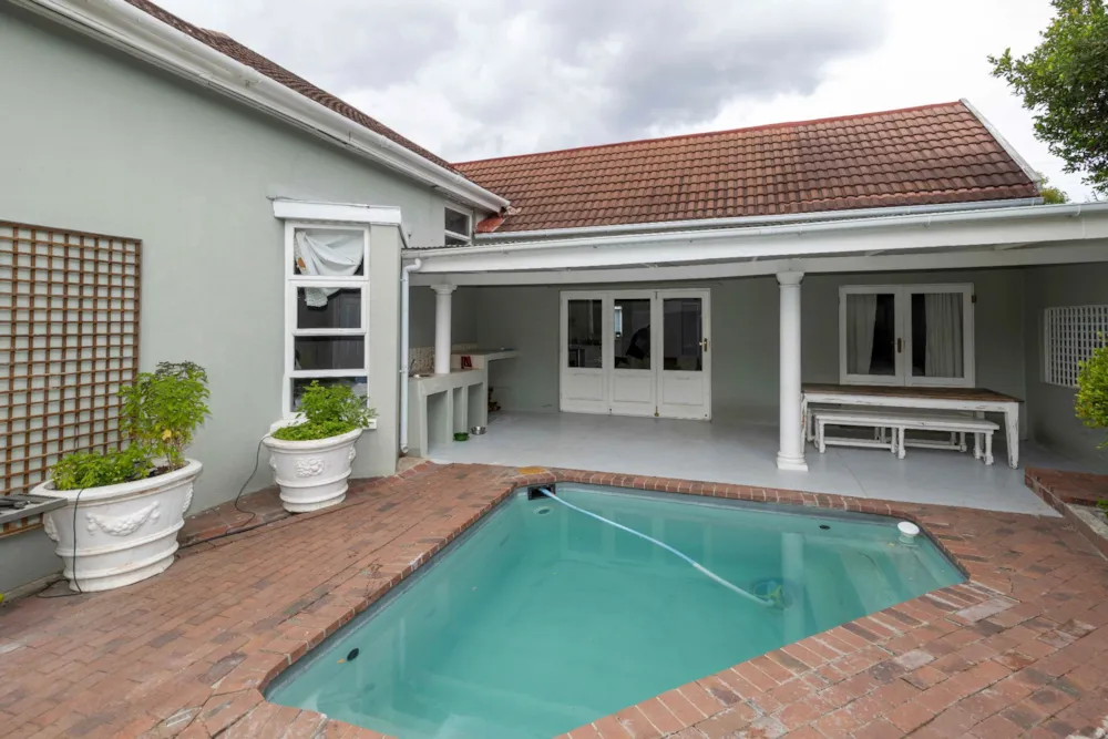 House let in Claremont Upper - RBL1733150
