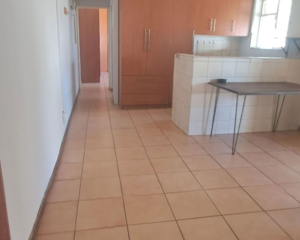 Garden apartment let in Onverwacht, Limpopo Province - 1ER1734804