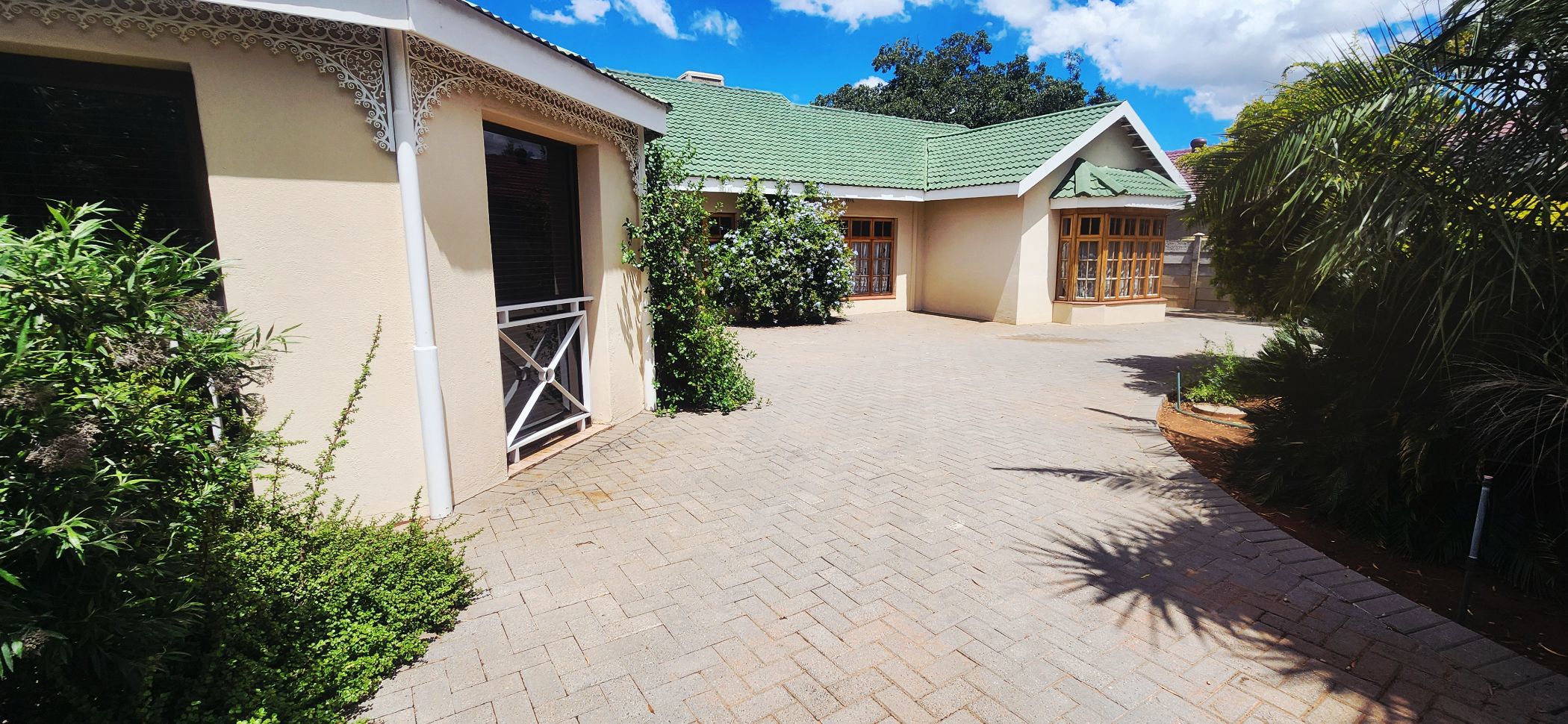 House for sale in Monument Heights - 1KJ1732139