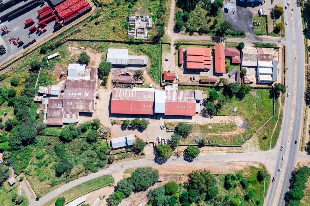 Commercial industrial property for sale in Donnington, Zimbabwe - 3ZB1695583