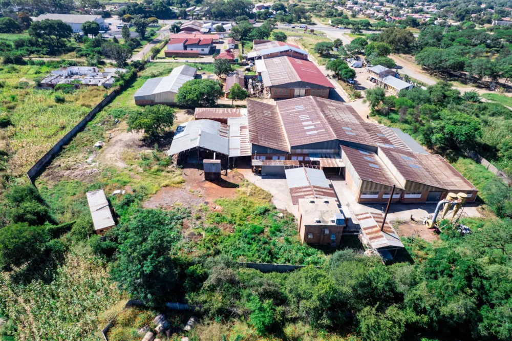 Commercial industrial property for sale in Donnington, Zimbabwe - 3ZB1695583
