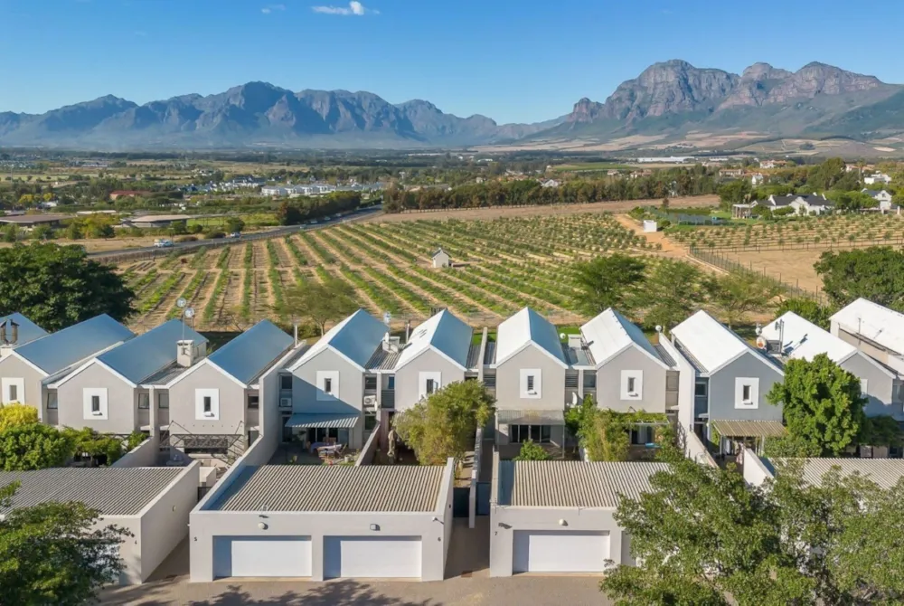 Townhouse sold in Paarl South - TK1735049