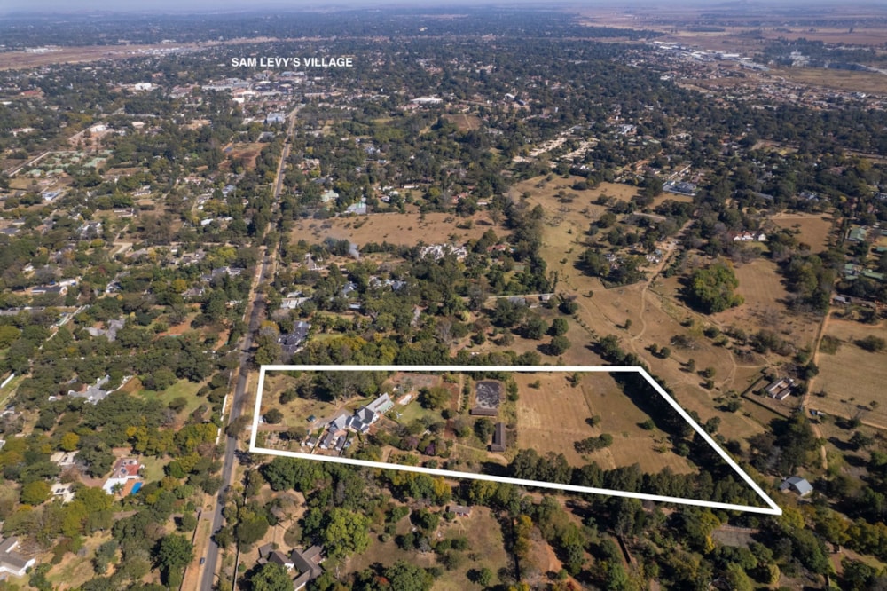 Double-storey house for sale in Borrowdale, Zimbabwe - 3ZB1734558 Double-storey house for sale in Borrowdale, Zimbabwe - 3ZB1734558