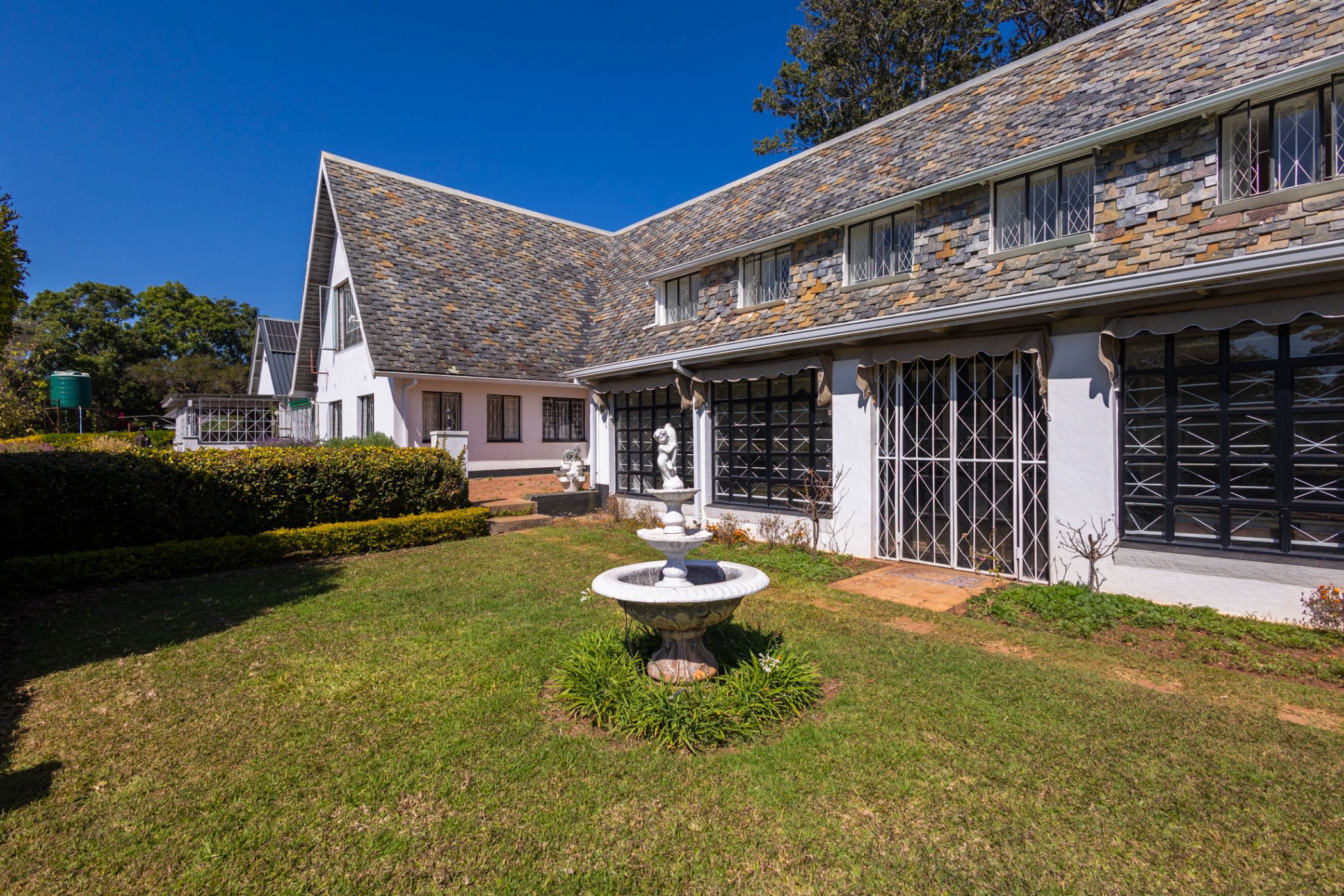 Double-storey house for sale in Borrowdale, Zimbabwe - 3ZB1734558