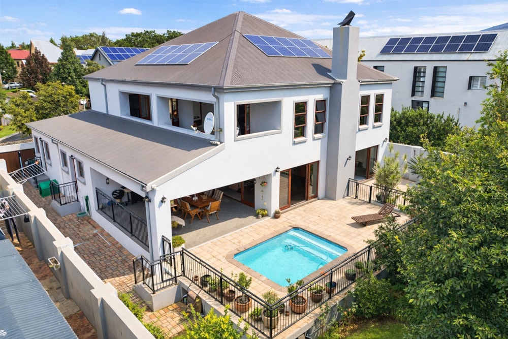 House for sale in Heritage Hill Estates - CN1733499 House for sale in Heritage Hill Estates - CN1733499