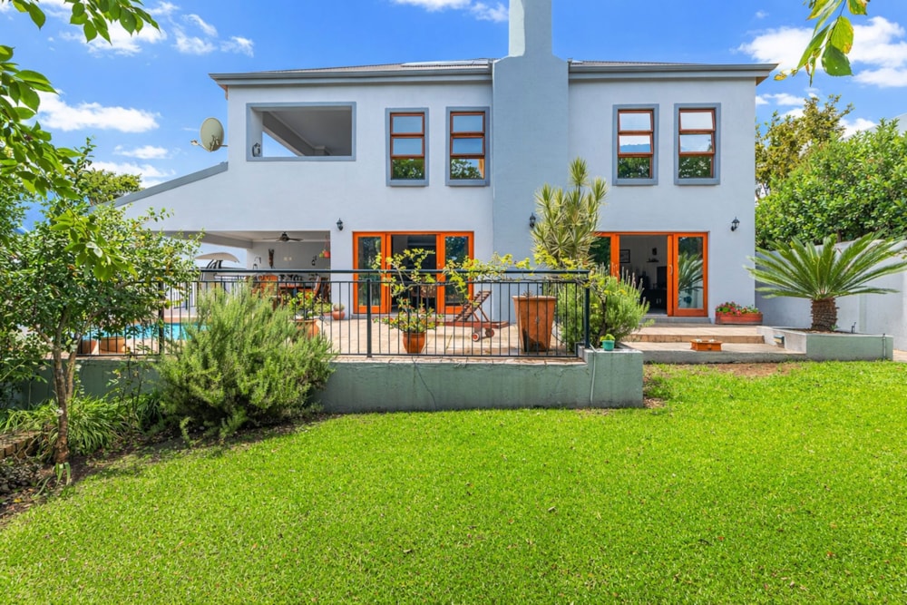 House for sale in Heritage Hill Estates - CN1733499 House for sale in Heritage Hill Estates - CN1733499