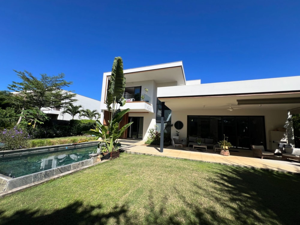 Double-storey house for sale in Tamarin, Mauritius - MUR1715562