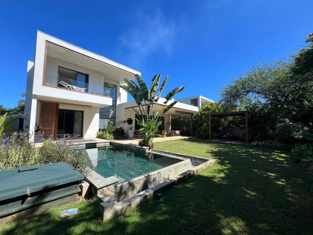 Double-storey house for sale in Tamarin, Mauritius - MUR1715562