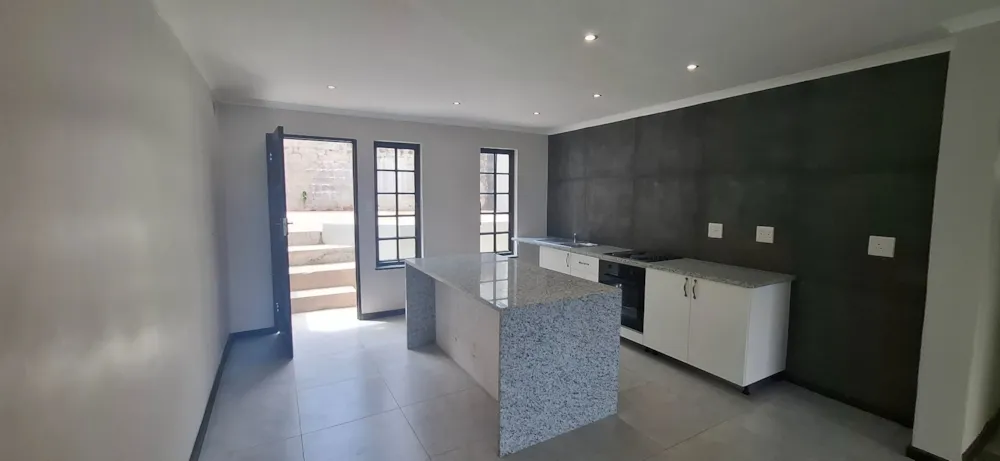 Apartment let in Bothas Hill - 1KF1732017