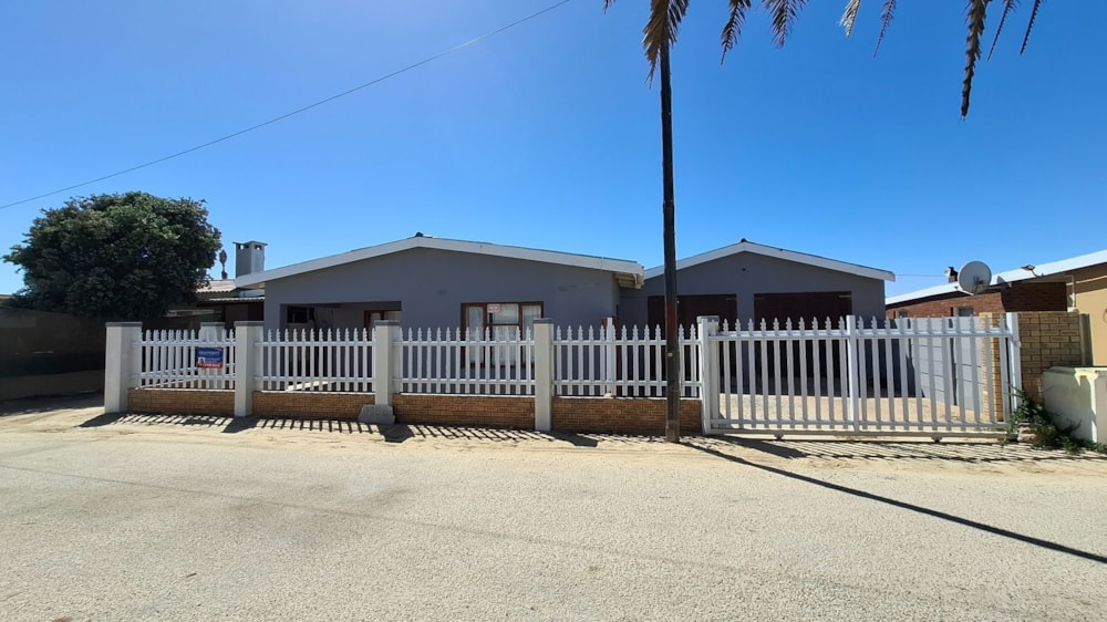 House for sale in Port Nolloth - 1NA1734660