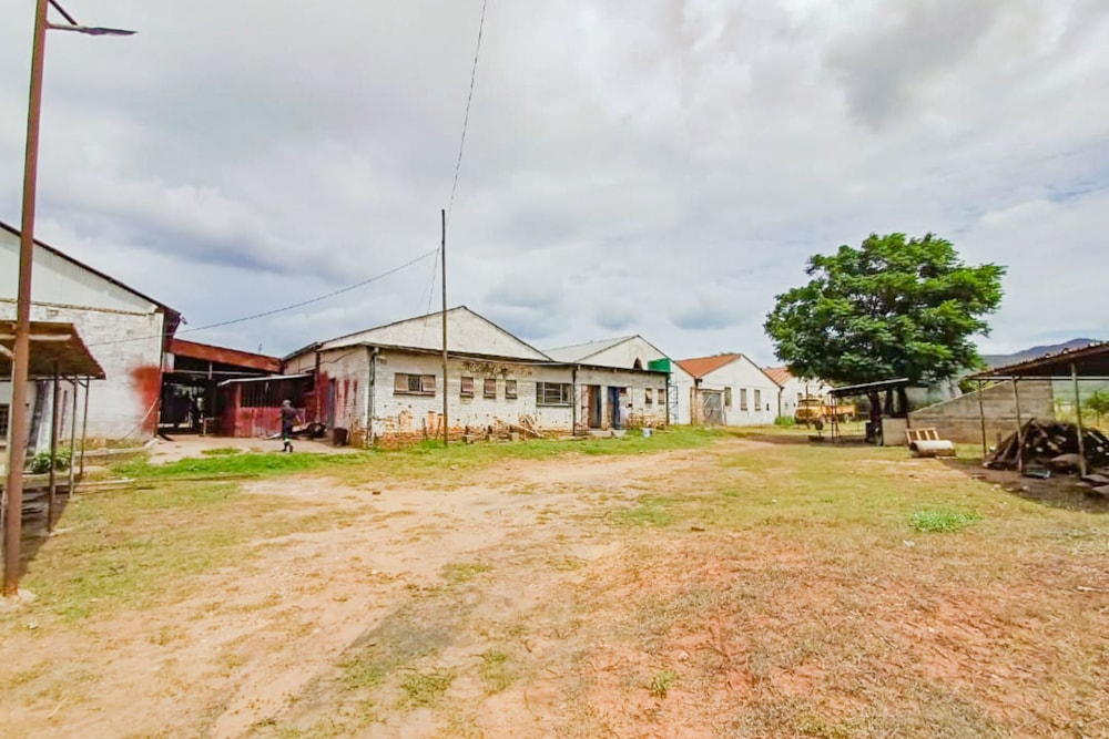 Commercial industrial property for sale in Mutare, Zimbabwe - 3ZB1732696