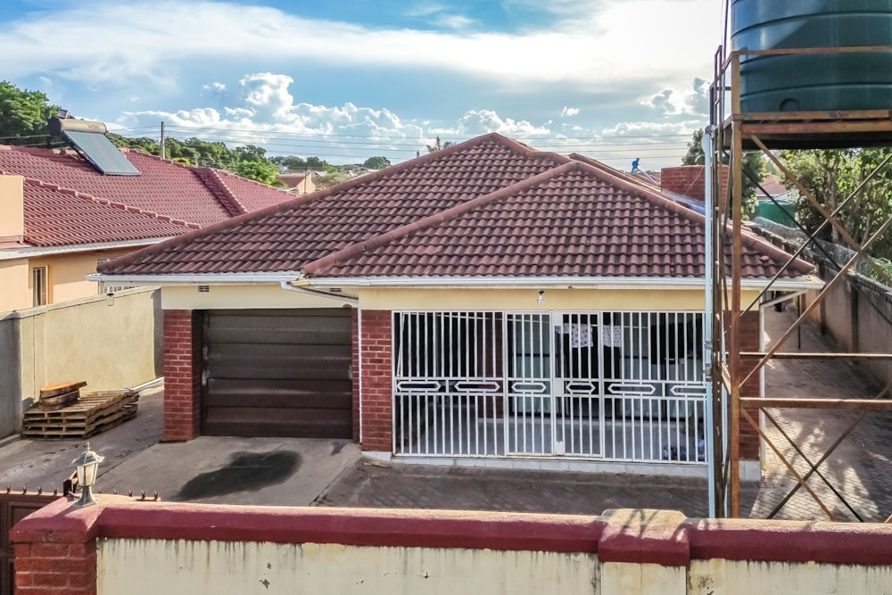 House for sale in Waterfalls, Zimbabwe - 3ZB1725206