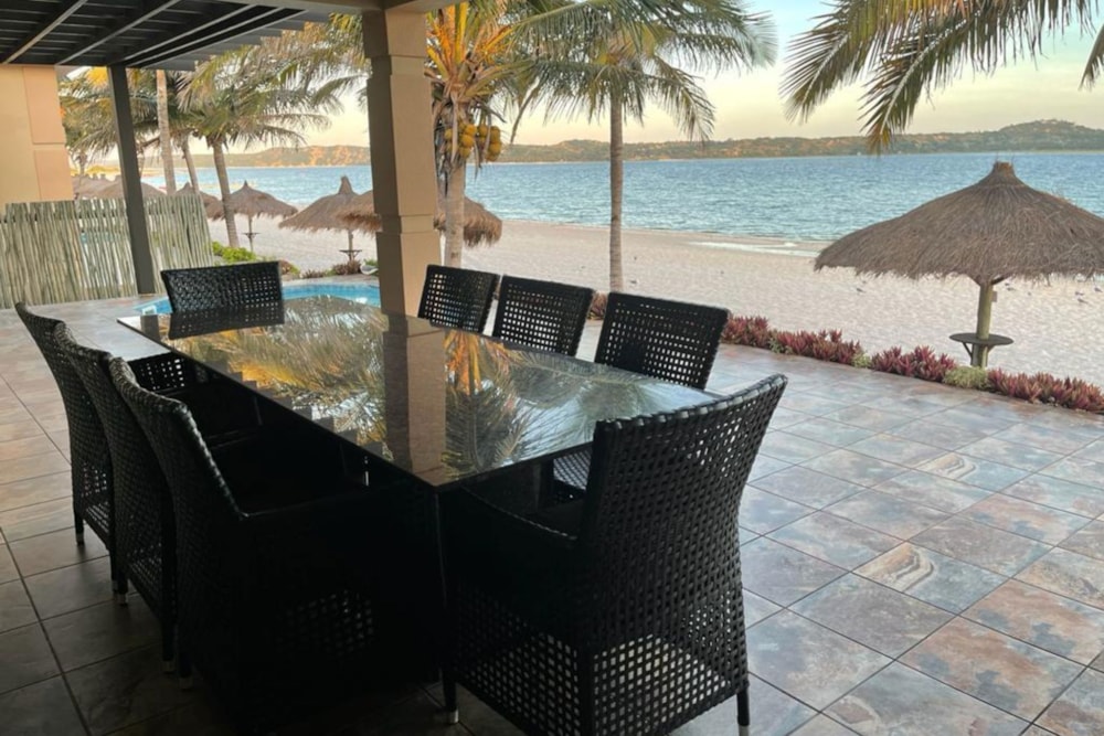 Beachfront villa for sale in Bilene, Mozambique - 3MQ1725355