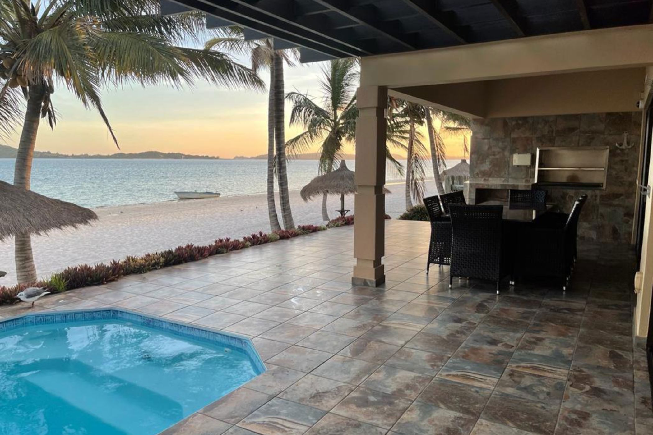 Beachfront villa for sale in Bilene, Mozambique - 3MQ1725355