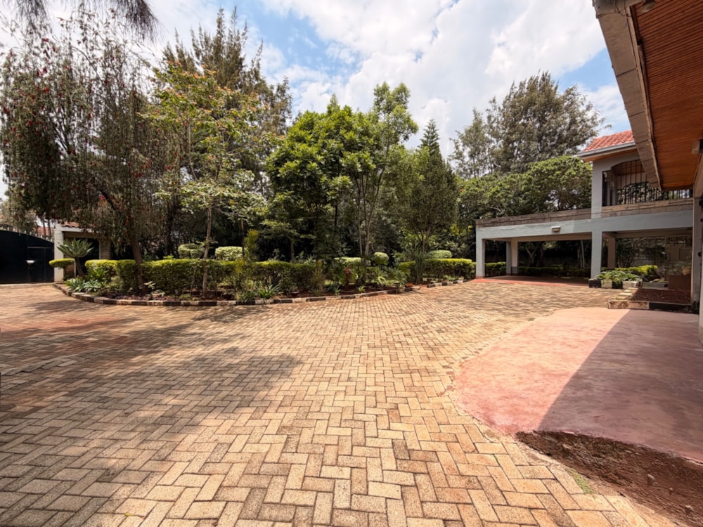 Double-storey house to rent in Karen, Kenya - 3KE1732603