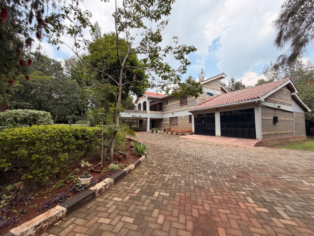 Double-storey house to rent in Karen, Kenya - 3KE1732603