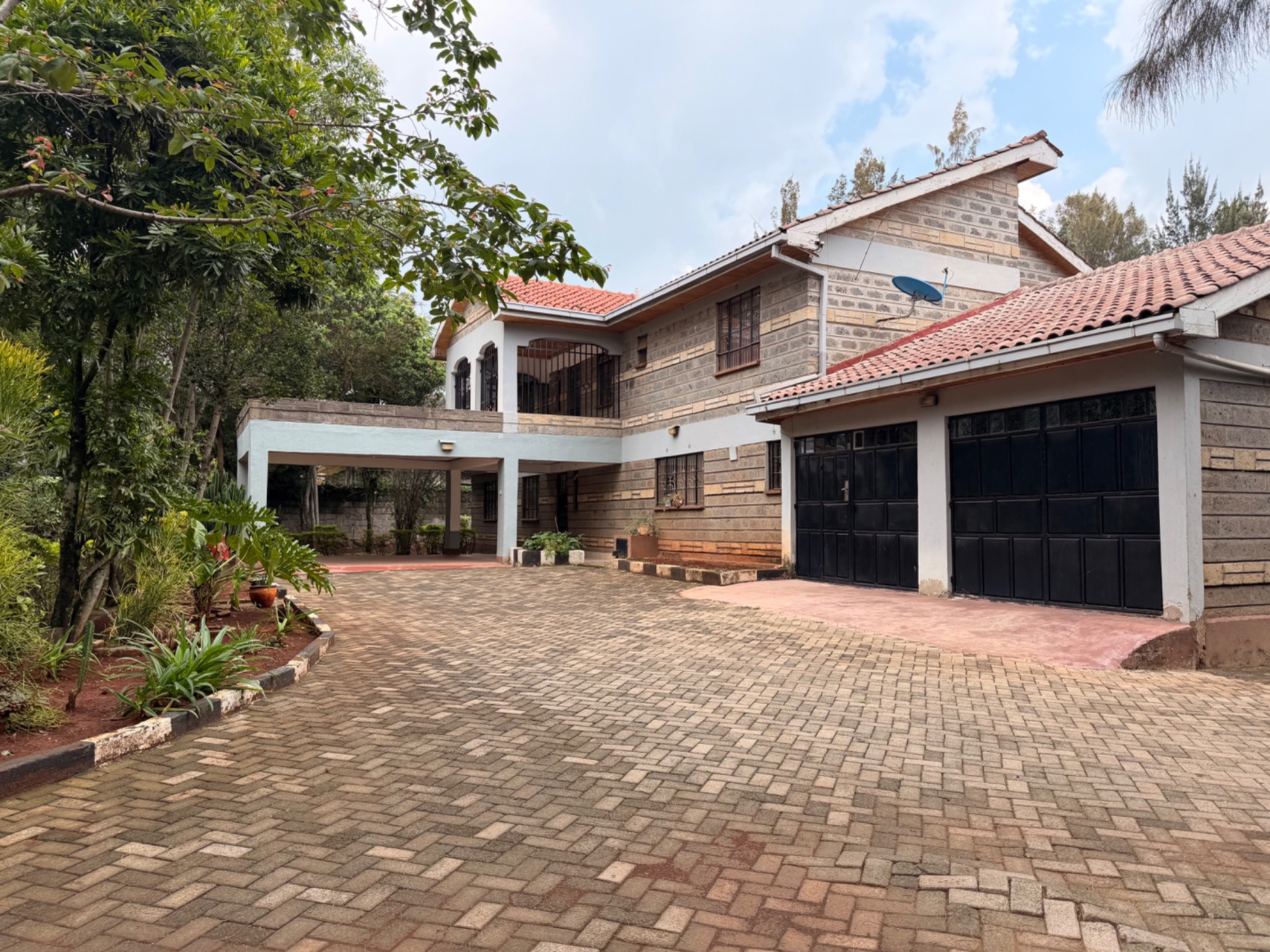 Double-storey house to rent in Karen, Kenya - 3KE1732603