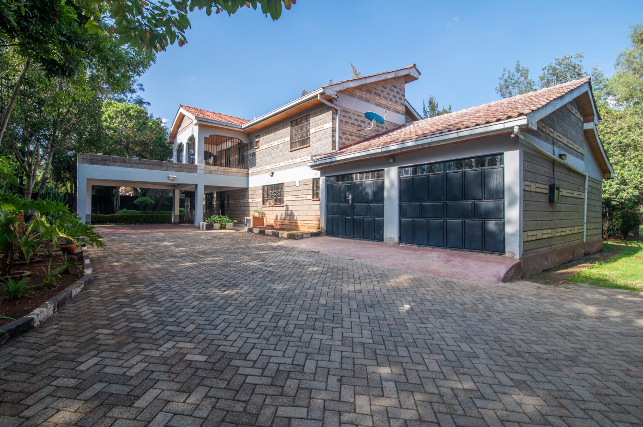 Double-storey house to rent in Karen, Kenya - 3KE1732603