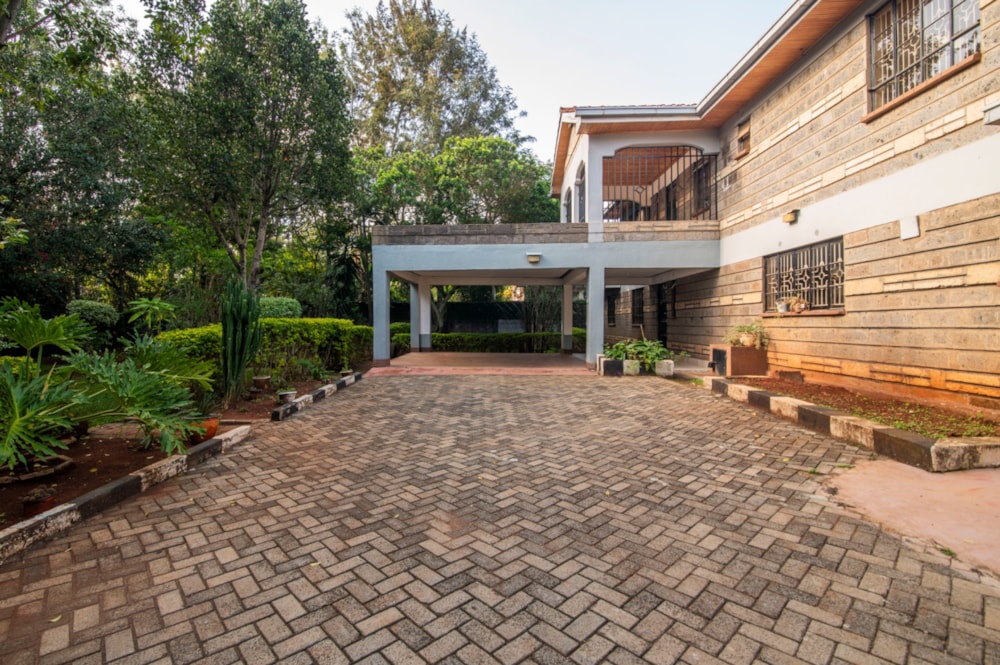 Double-storey house to rent in Karen, Kenya - 3KE1732603