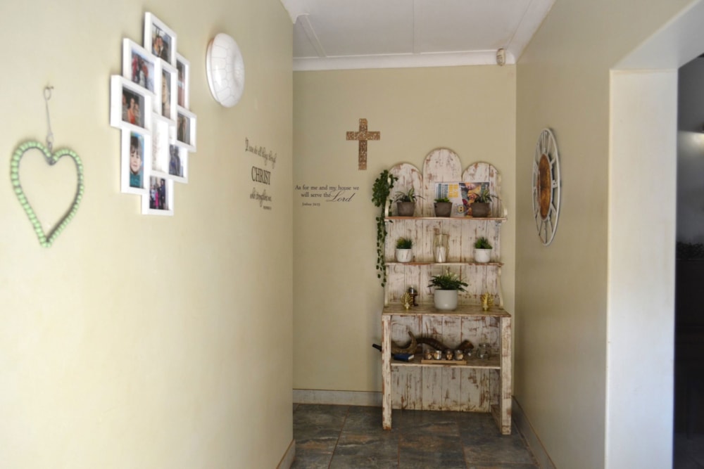 House for sale in Mookgopong (Naboomspruit) - 1MDM1732441