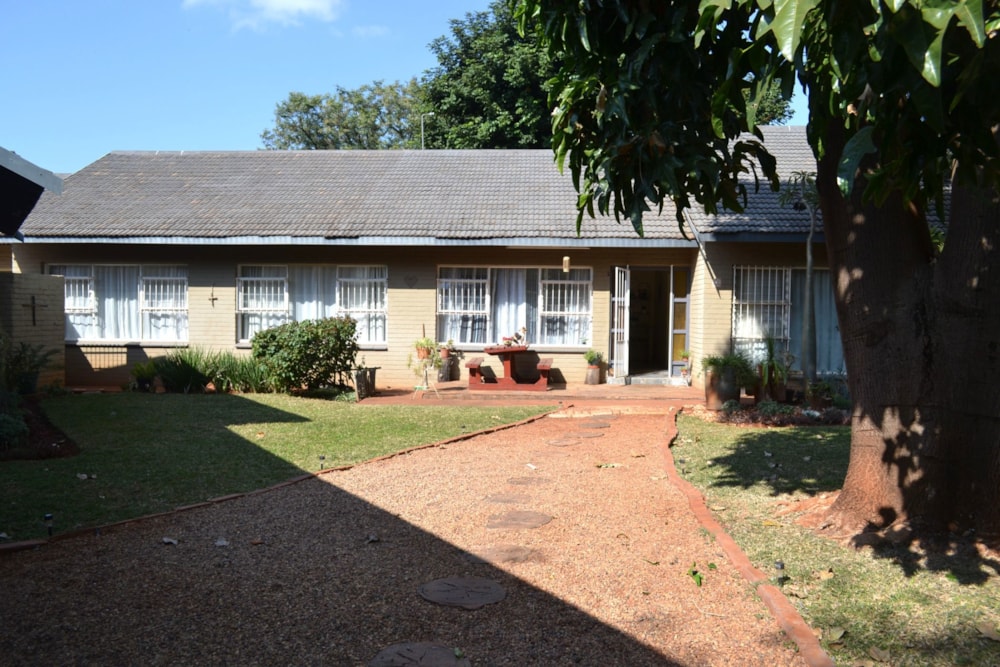 House for sale in Mookgopong (Naboomspruit) - 1MDM1732441