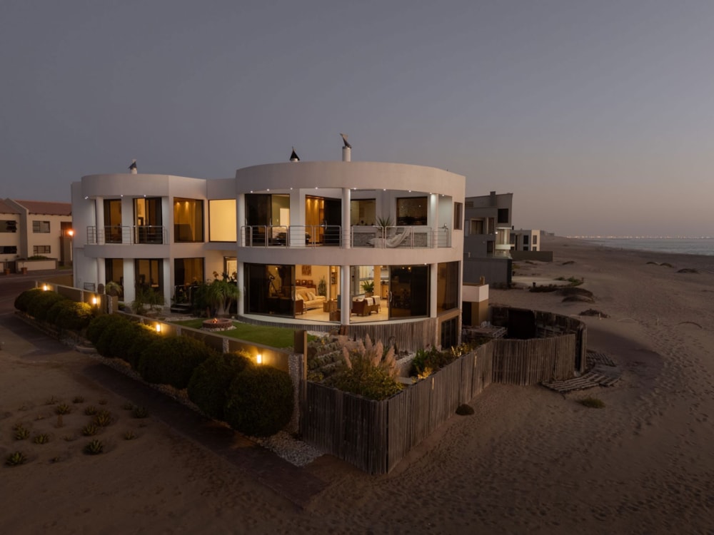 House for sale in Dolphin Beach, Namibia - 3NM1726724