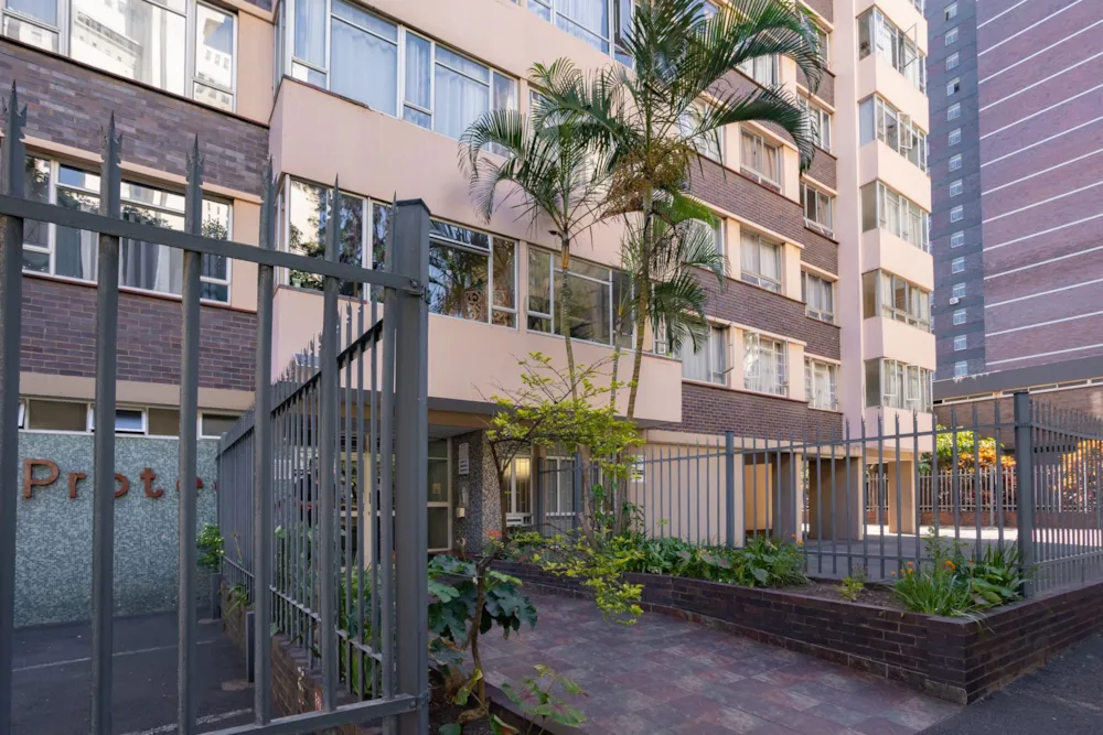 Apartment for sale in North Beach Durban - 1DA1732756 Apartment for sale in North Beach Durban - 1DA1732756