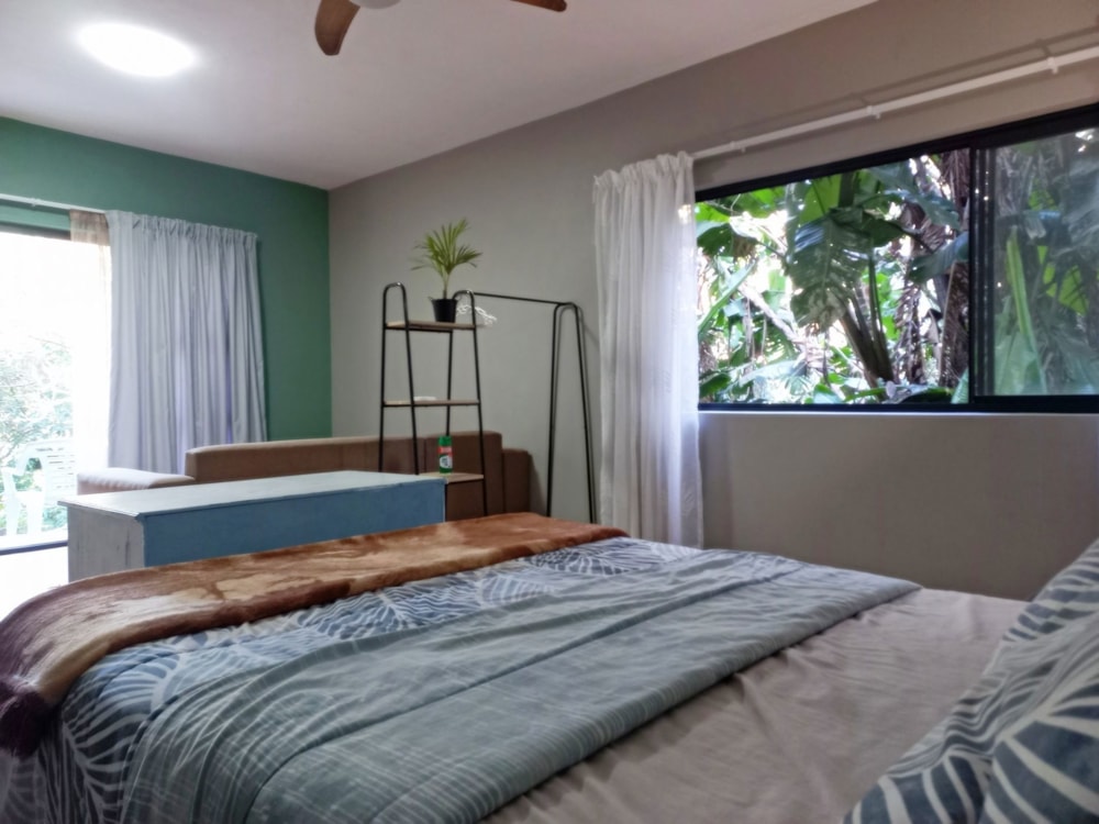 House for sale in Mount Moreland - 1ND1732976