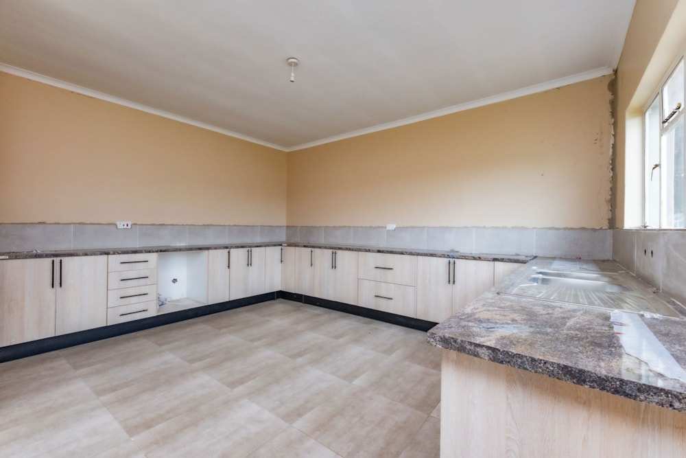 Single-storey cluster for sale in Waterfalls, Zimbabwe - 3ZB1732984 Single-storey cluster for sale in Waterfalls, Zimbabwe - 3ZB1732984