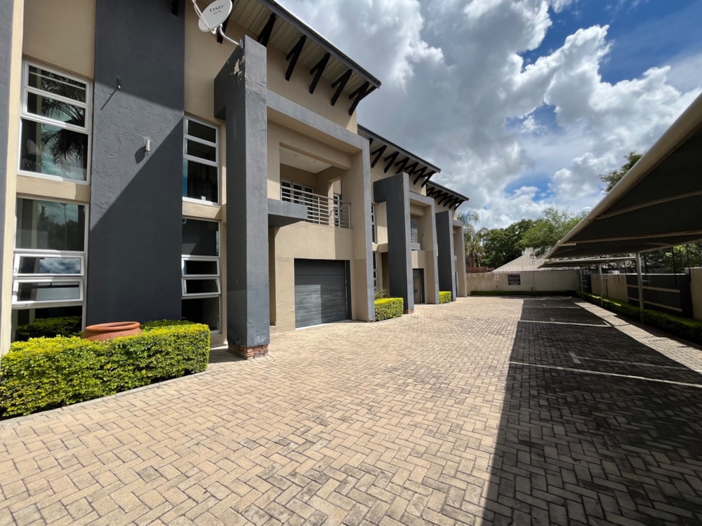 Townhouse to rent in Polokwane Central - 1PS1732948