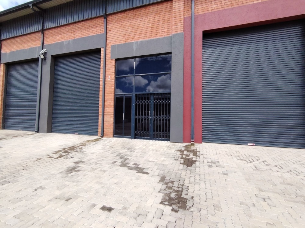 Commercial industrial property to rent in Magna Via - 1PS1732549