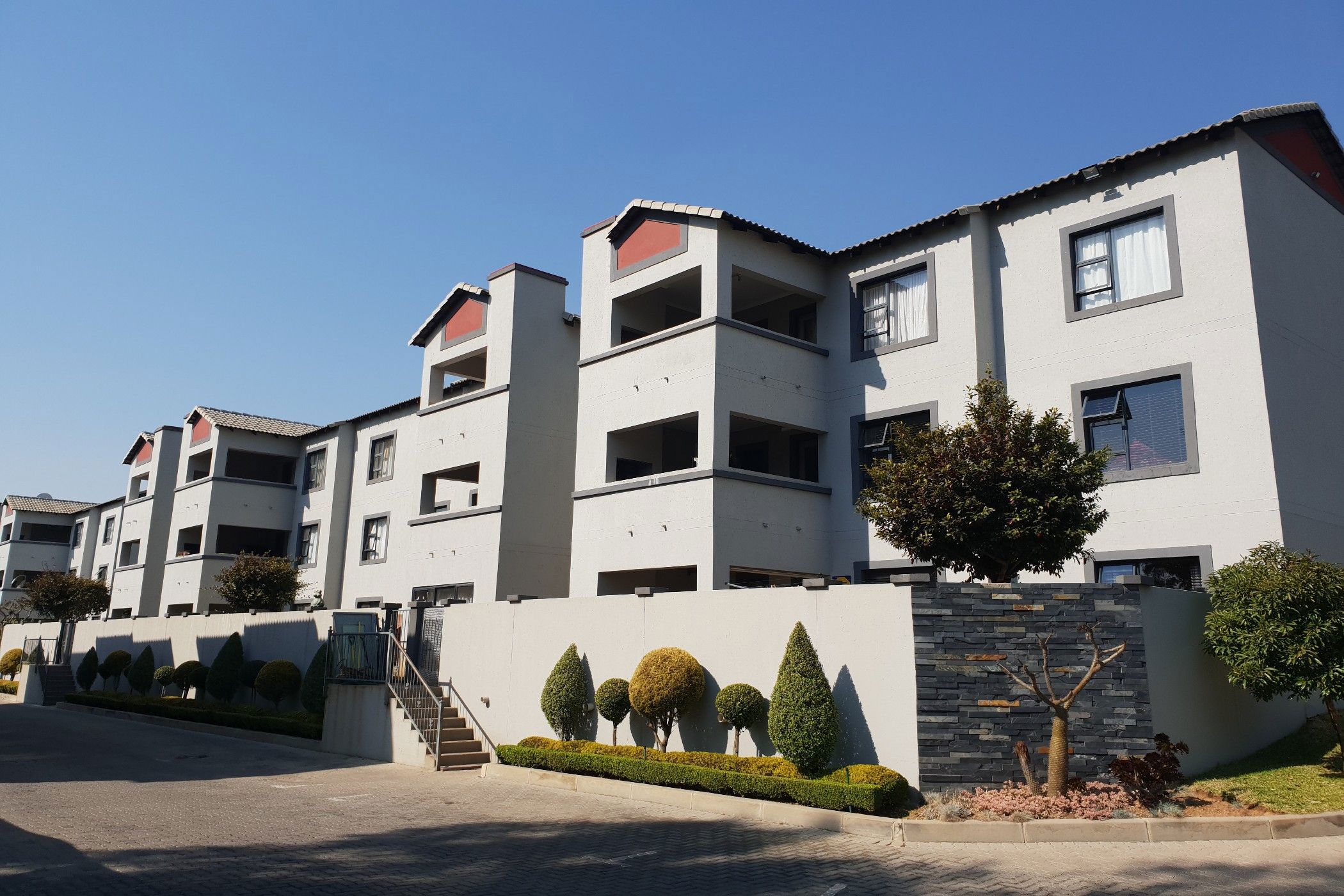 Apartment to rent in Honeydew, Roodepoort - RAL1732654