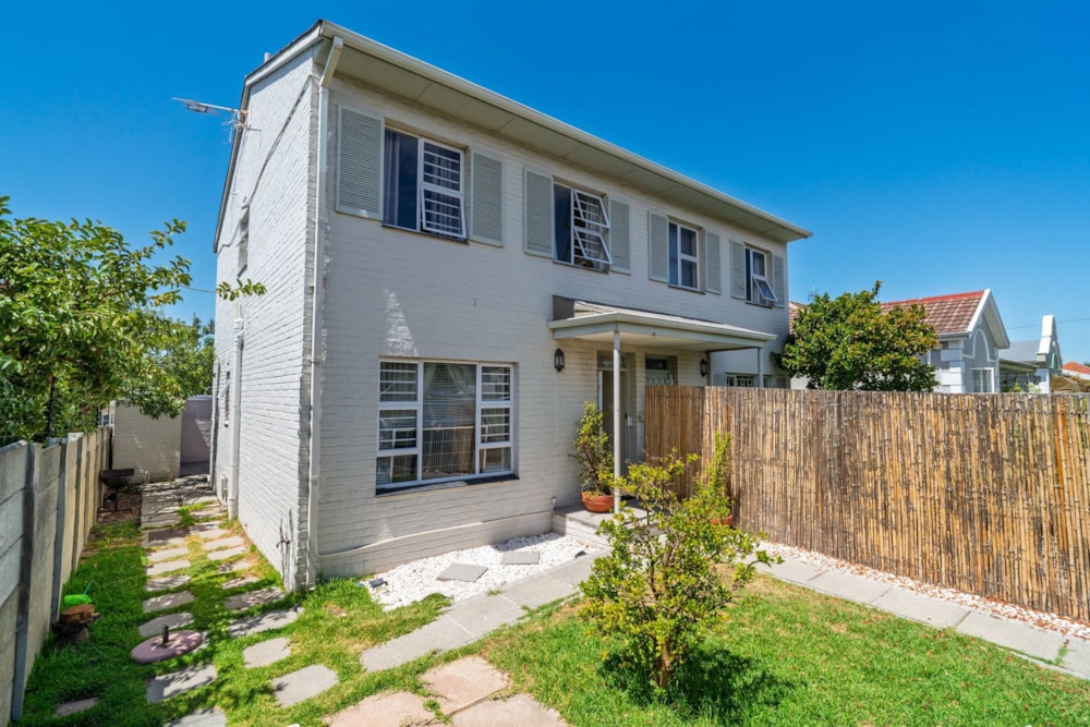 Townhouse for sale in Kenilworth, Cape Town - KW1732785