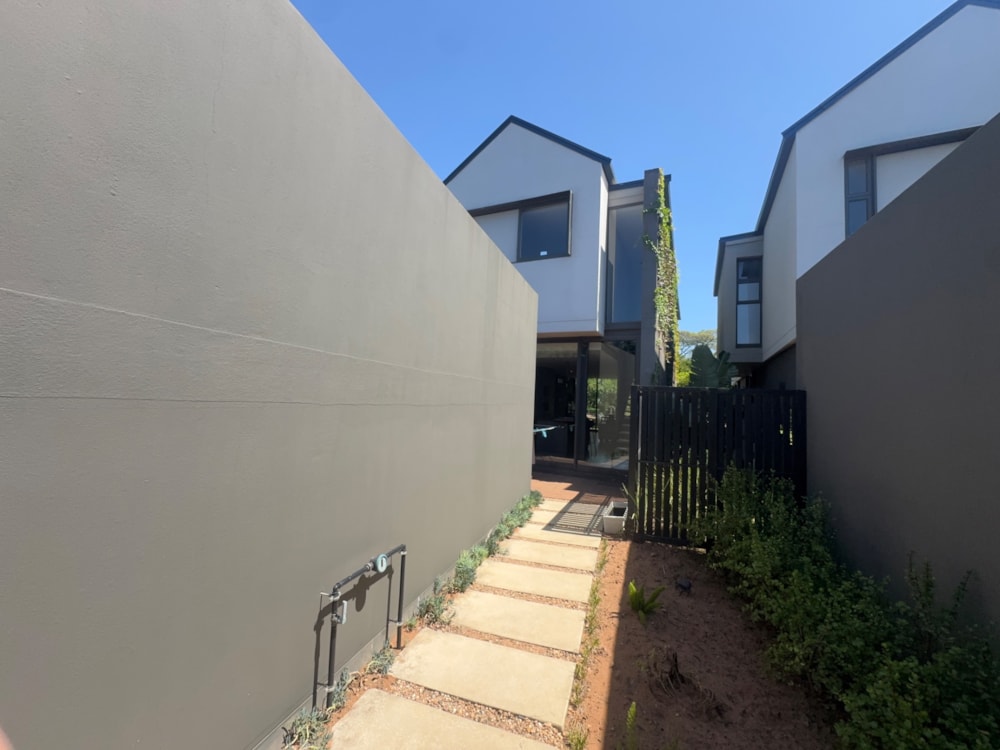 Double-storey apartment to rent in Sheffield Beach - 1BD1732641