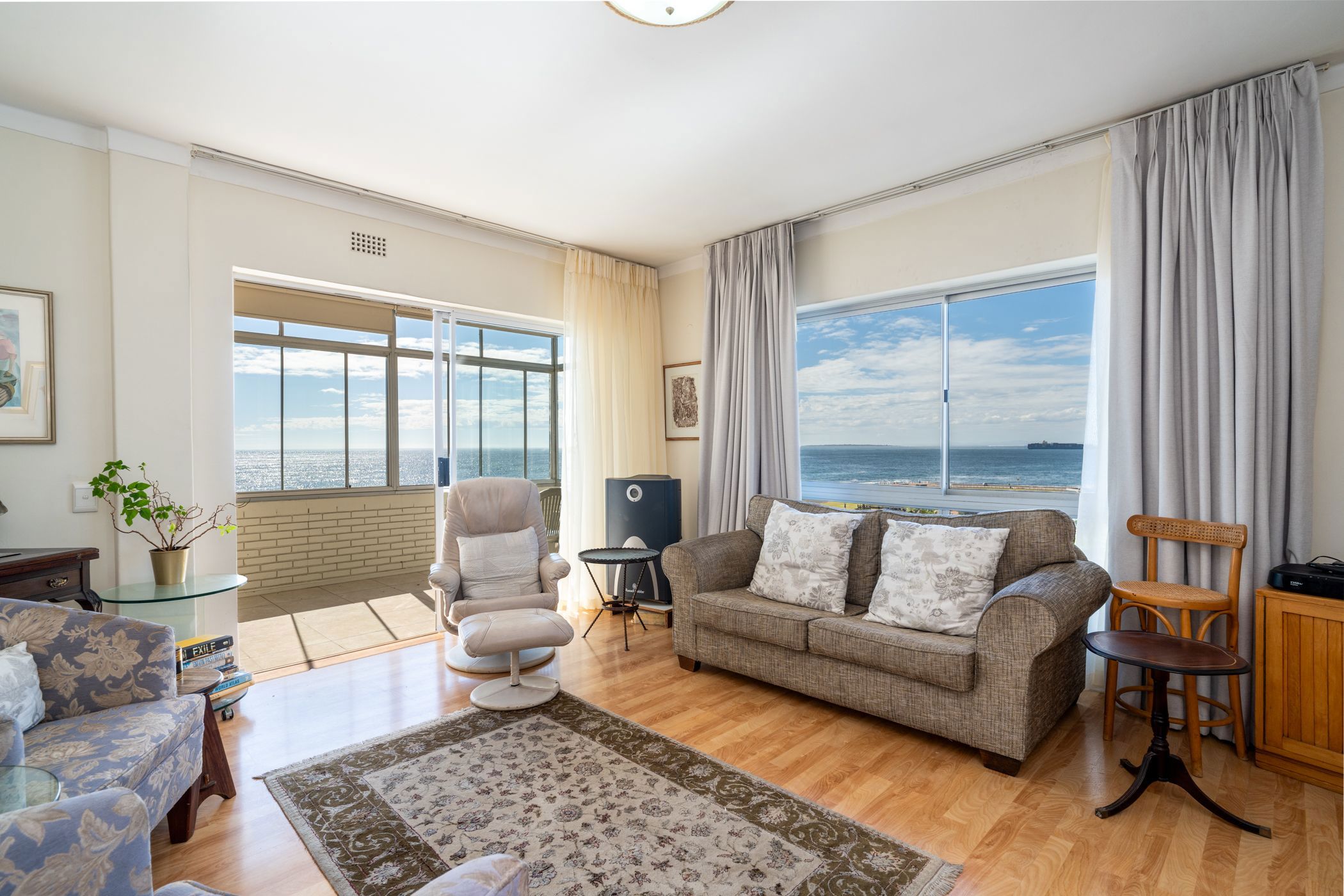 Retirement apartment for sale in Mouille Point - AS1732087