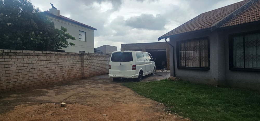 House for sale in Vosloorus - BOK1734227