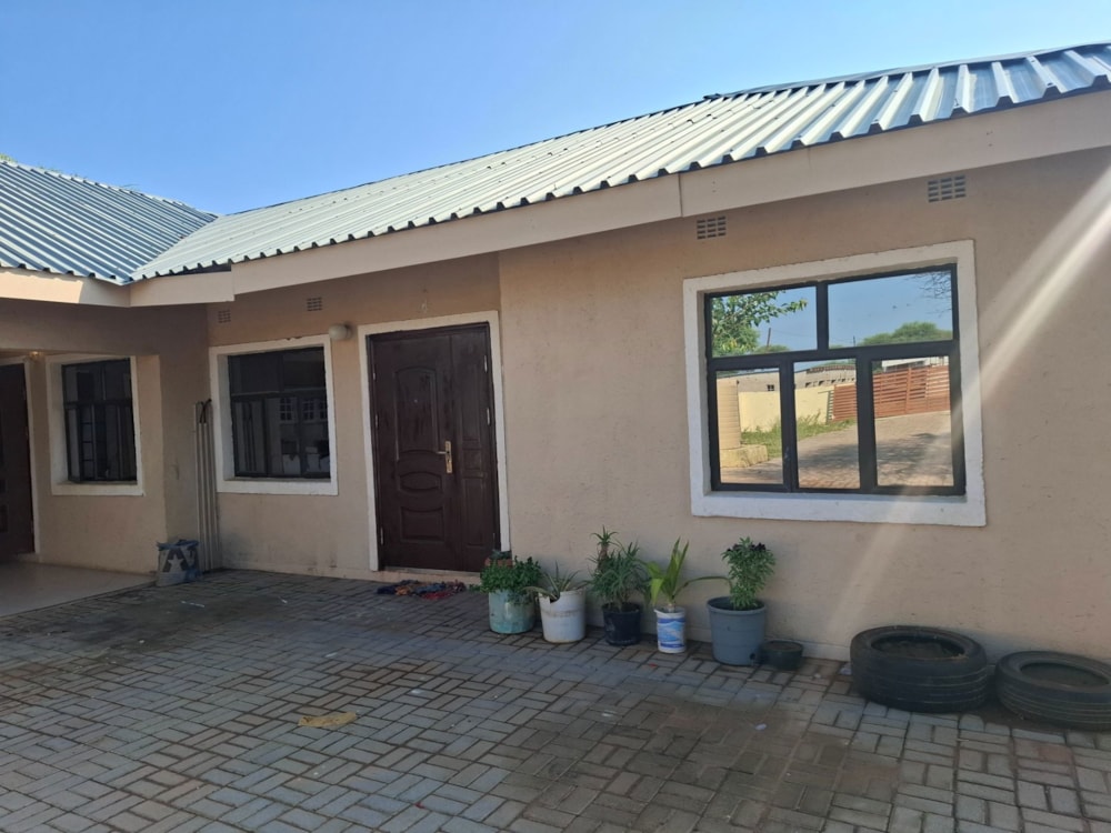 Multi-storey cluster for sale in Kweneng, Botswana - 3BO1731968