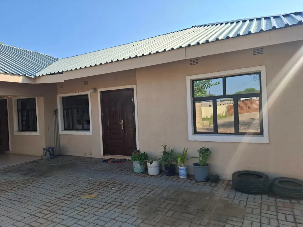 House for sale in Kweneng, Botswana - 3BO1731968 House for sale in Kweneng, Botswana - 3BO1731968
