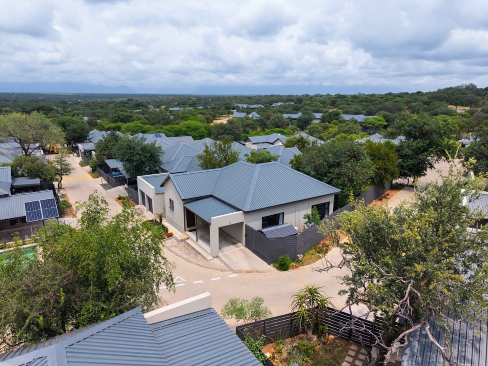 Cluster for sale in Hoedspruit - 1HS1732037